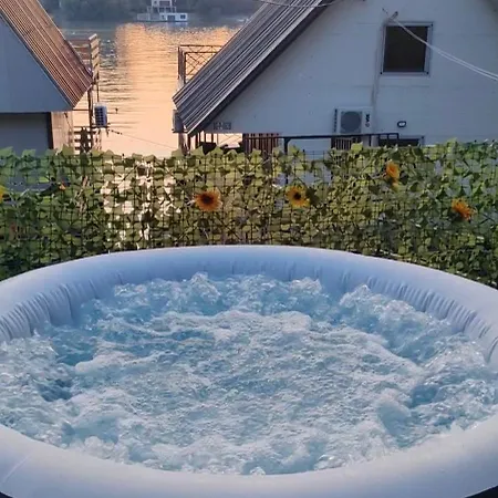 Splav Andjela Apartment *